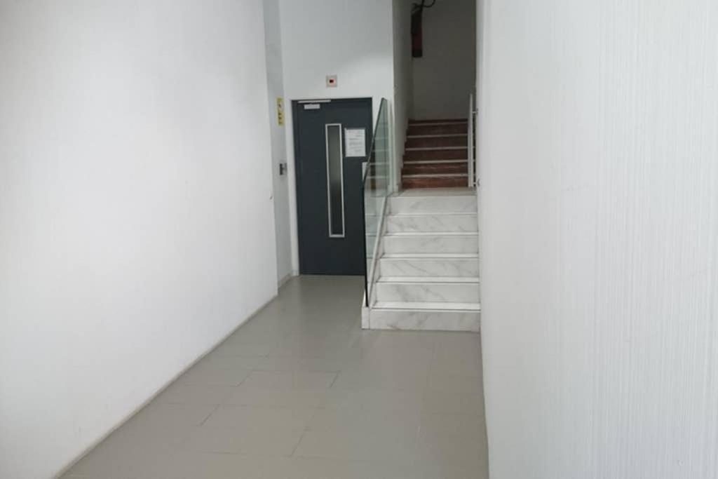 Espacioso y céntrico piso con zona chill-out Alicante Exterior foto