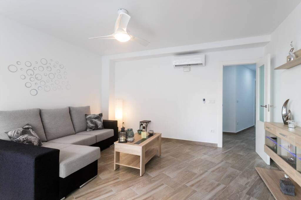 Espacioso y céntrico piso con zona chill-out Alicante Exterior foto
