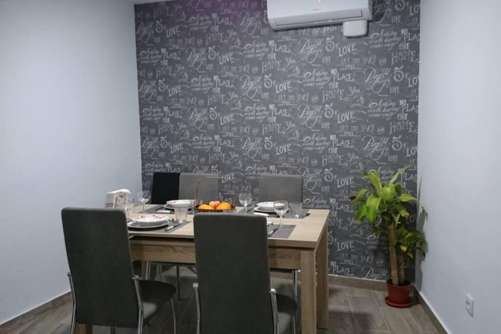 Espacioso y céntrico piso con zona chill-out Alicante Exterior foto