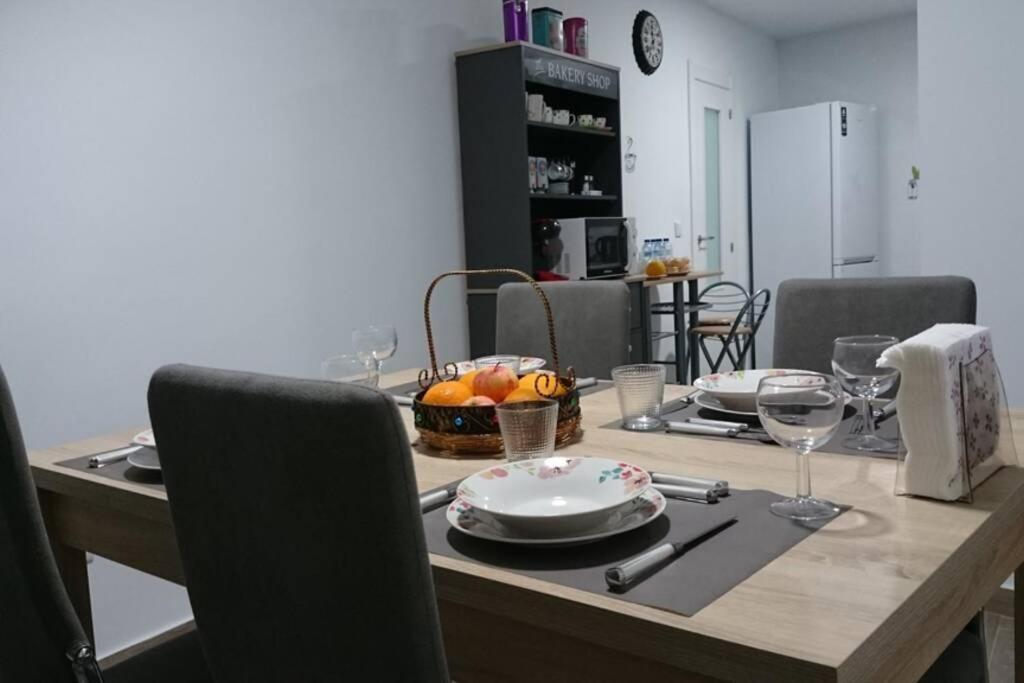 Espacioso y céntrico piso con zona chill-out Alicante Exterior foto
