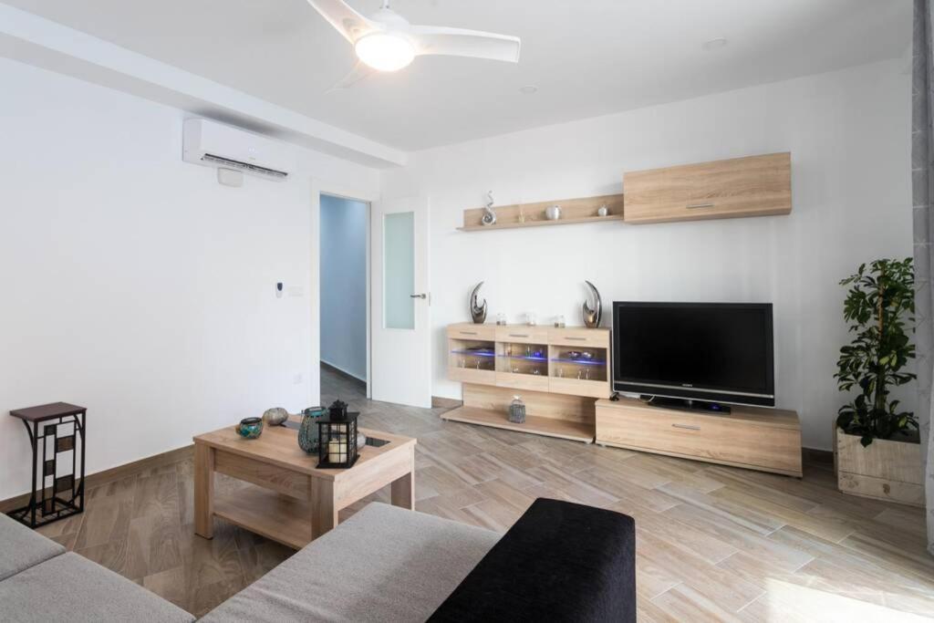 Espacioso y céntrico piso con zona chill-out Alicante Exterior foto
